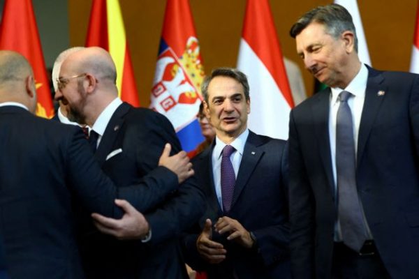 Μητσοτάκης από Βερολίνο: Δεν μπαίνουμε σε ανταγωνισμό δηλώσεων με την Τουρκία – Τι είπε για το «καλάθι του νοικοκυριού»