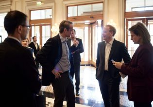 Συνάντηση Μητσοτάκη – Σμιθ: Ενημερώθηκε για το σχέδιο επενδύσεων της Microsoft