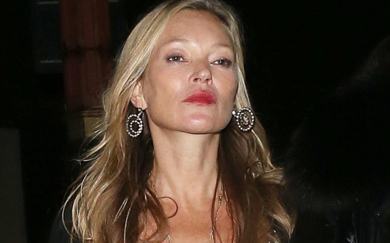 Κέιτ Μος: Εμφανίστηκε με αβυσσαλέο ντεκολτέ και μοίρασε… εγκεφαλικά