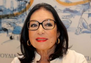 Νάνα Μούσχουρη: «Είχα καρκίνο στο πάγκρεας – Πέρασα και περιτονίτιδα»