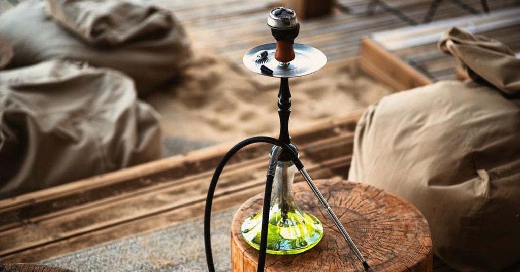 Λάρισα: Καταστήματα επιτρέπουν σε μικρά παιδιά να κάνουν ναργιλέ – Στο νοσοκομείο 2 ανήλικοι