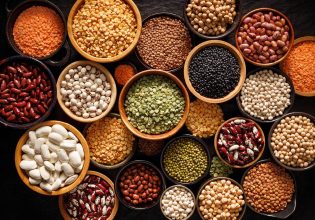 Ζωοτροφές: «Κόλλησε» στο 77% η αυτάρκεια της ΕΕ – Τι προβλέπει η Κομισιόν