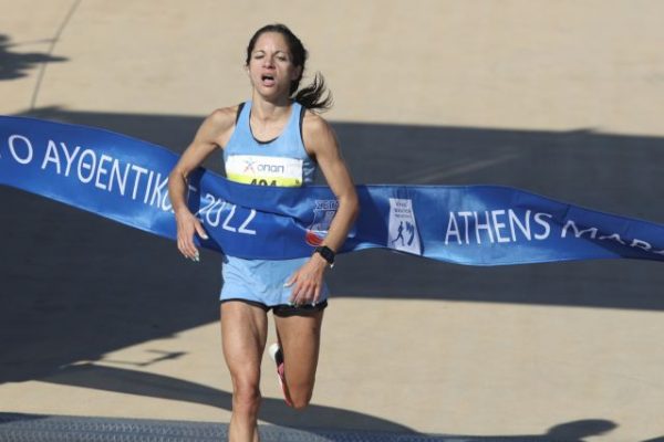 Αυθεντικός Μαραθώνιος Αθήνας: H Βασιλική Κωνσταντινοπούλου πρώτη τις γυναίκες