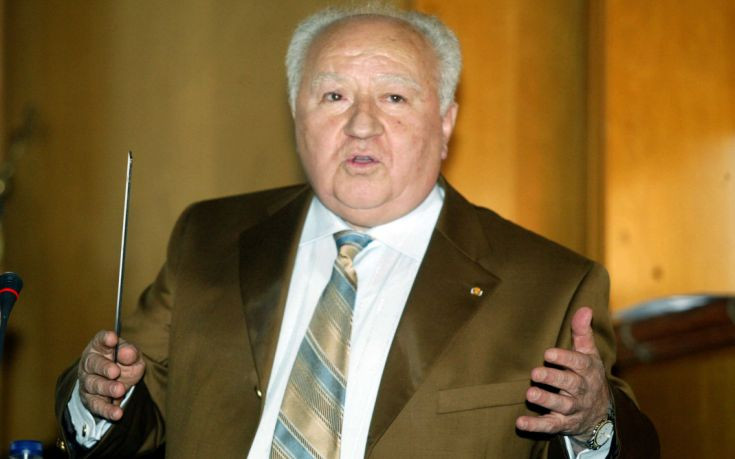 Βασίλης Παπαζάχος: Η ανάμειξη στην πολιτική και η ομηρική διαμάχη του ΒΑΝ