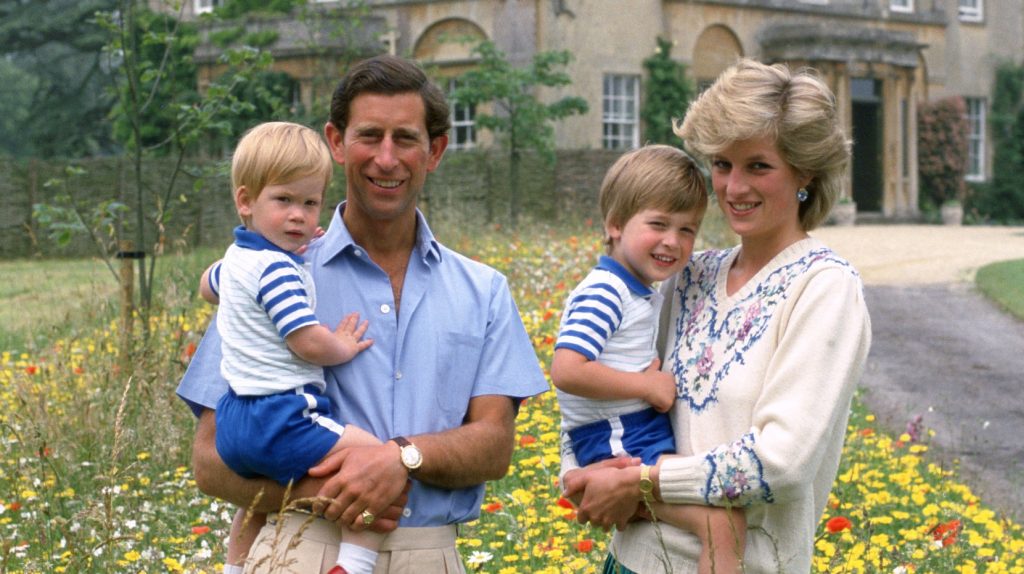 Ο βασιλιάς Κάρολος και η πριγκίπισσα Νταϊανα ως γονείς: Η παιδική ηλικία των Ουίλιαμ και Χάρι
