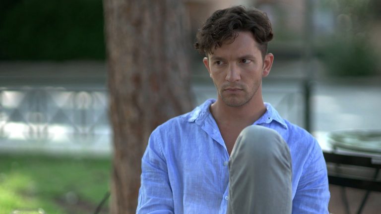 Μαύρο Ρόδο: Η Ηγουμένη καταλαβαίνει για ποιον λόγο ο Πέτρος πηγαινοέρχεται στο μοναστήρι