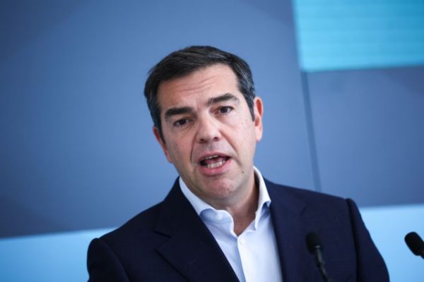 Τσίπρας: Αν ο Μητσοτάκης «μυρίζει εκλογές», η κοινωνία μυρίζει ελπίδα για αλλαγή