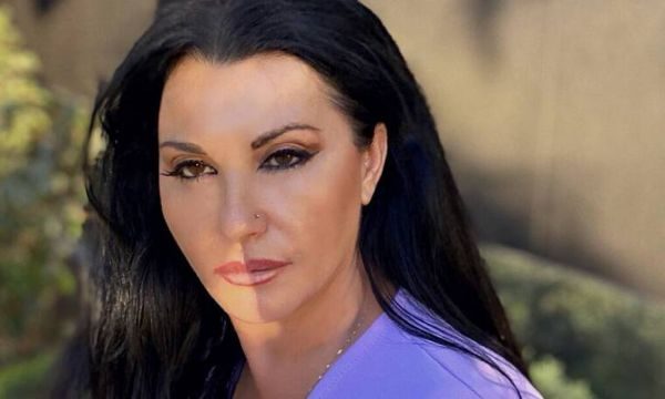 Πόπη Μαλλιωτάκη: «Μάχη» ανάμεσα στην τραγουδίστρια και την οικογένεια του Μπάμπη Λαζαρίδη