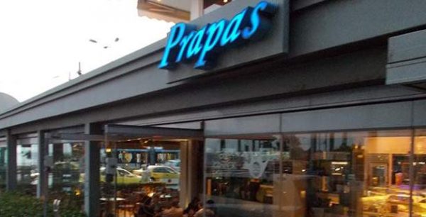 «Πράπας»: Μια γλυκιά ιστορία με ένα πικρό τέλος – Τα Νότια Προάστια αποχαιρετούν το ζαχαροπλαστείο