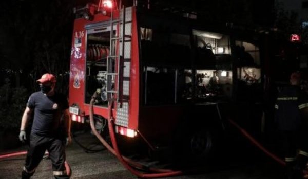 Φωτιά σε διαμέρισμα στο κέντρο της Αθήνας: Παιδί ανασύρθηκε χωρίς τις αισθήσεις του