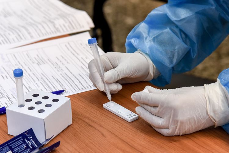 Κοροναϊός: Ώρα αποφάσεων για rapid test ανεμβολίαστων εργαζόμενων - Μέχρι πότε θα ισχύει