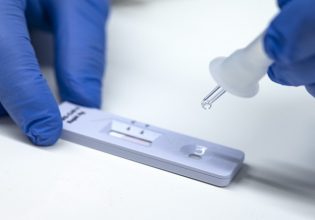 Αντιδράσεις για την αναστολή λειτουργίας του Ιατρείου Αναφοράς Covid στο Κέντρο Υγείας Καλλιθέας