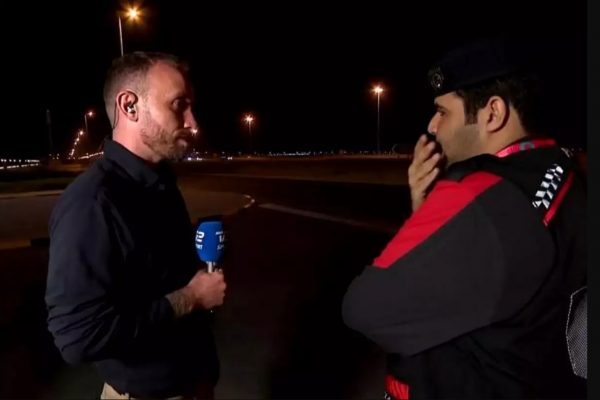 Μουντιάλ 2022: Αστυνομικός απαγόρεψε σε ρεπόρτερ να φορά το περιβραχιόνιο One love