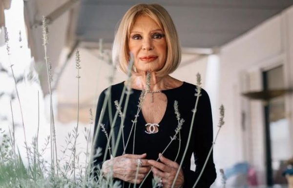 Ρίκα Διαλυνά: «Νόμιζαν ότι εκδιδόμουν και με ρωτούσαν πόσα θέλω»