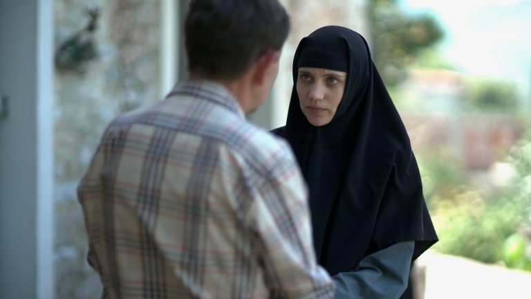 Μαύρο Ρόδο: Υποψίες και μυστικά που βγαίνουν στο φως…