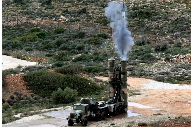 Ρωσικό δημοσίευμα: Ανυπεράσπιστοι οι Ελληνες απέναντι στην Τουρκία για χάρη της Ουκρανίας