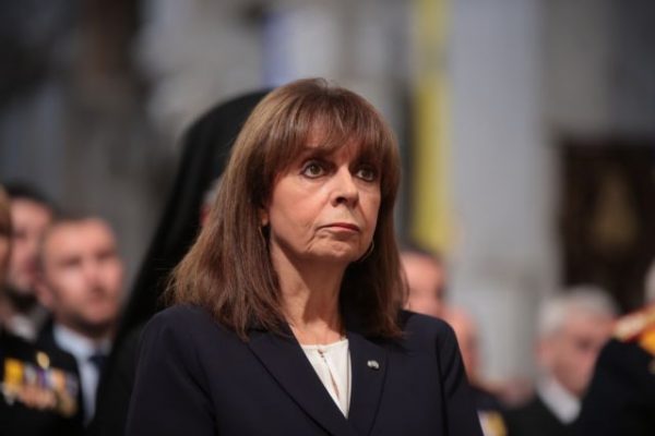 Υποκλοπές: Παρέμβαση της Κατερίνας Σακελλαροπούλου ζητούν οι Δημοσιογραφικές Ενώσεις