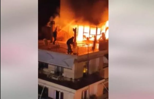 Σέρρες: Μεγάλη φωτιά σε ταράτσα οικοδομής – Βίντεο
