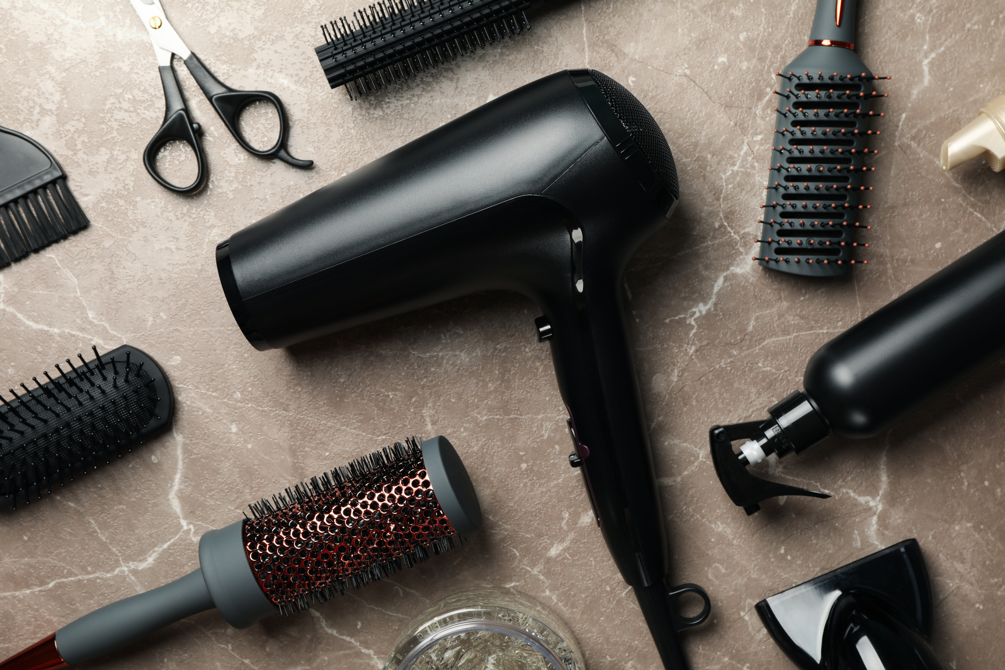 Hairstyling: Ποια είναι η πιο βολική συσκευή για κάθε χτένισμα