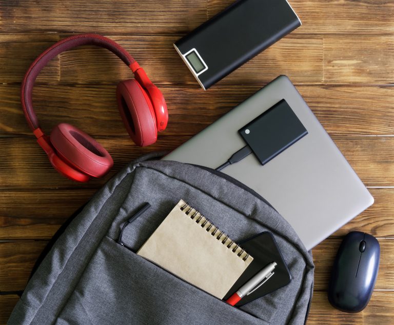 Οι καλύτεροι φίλοι του laptop σου: 6 περιφερειακά και άλλα αντικείμενα που χρειάζεσαι όντως