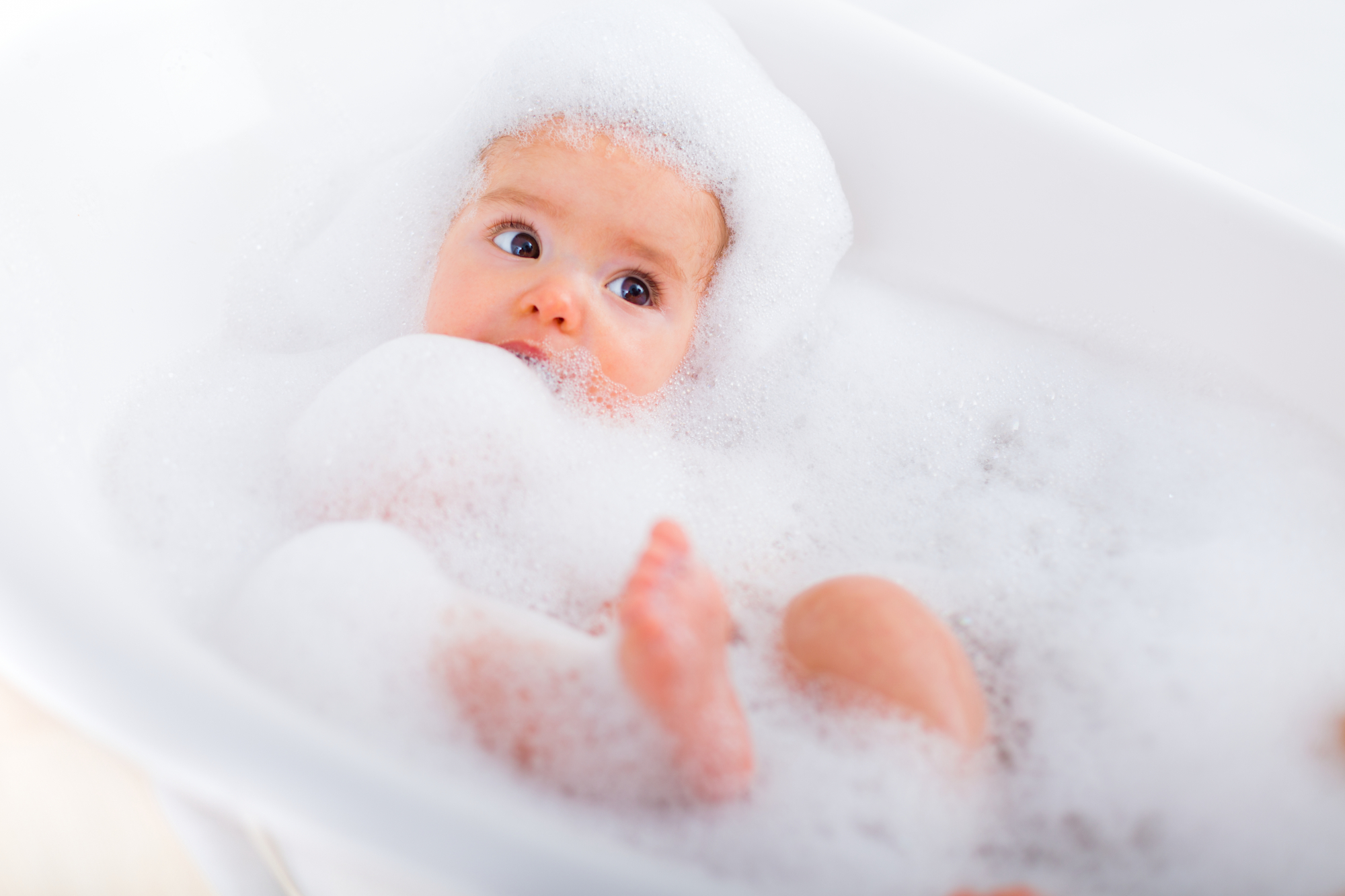 Πώς να κάνω μπάνιο το μωρό; Tips για να τα καταφέρεις εύκολα και με ασφάλεια