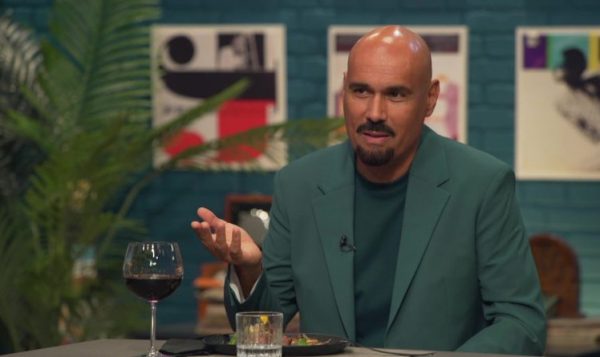 Δημήτρης Σκουλός: «Στο σχολείο με πλάκωναν στο ξύλο λόγω χρώματος»