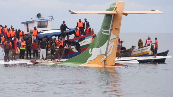 Τανζανία: Ανεβαίνει δραματικά ο αριθμός των νεκρών μετά την αναγκαστική προσθαλάσσωση αεροπλάνου στη λίμνη Βικτόρια
