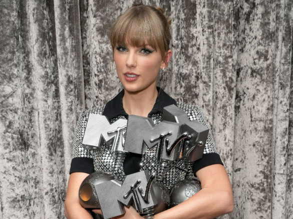 Taylor Swift: Θριάμβευσε στα MTV EMA 2022 – Όλοι οι νικητές των βραβείων