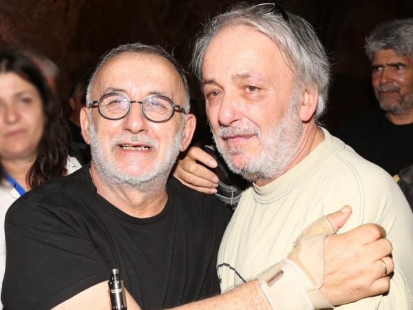 Συγκλονίζει ο Ανδρέας Μικρούτσικος για τις τελευταίες μέρες του Θάνου: Τον σηκώναμε για να τον πάμε τουαλέτα