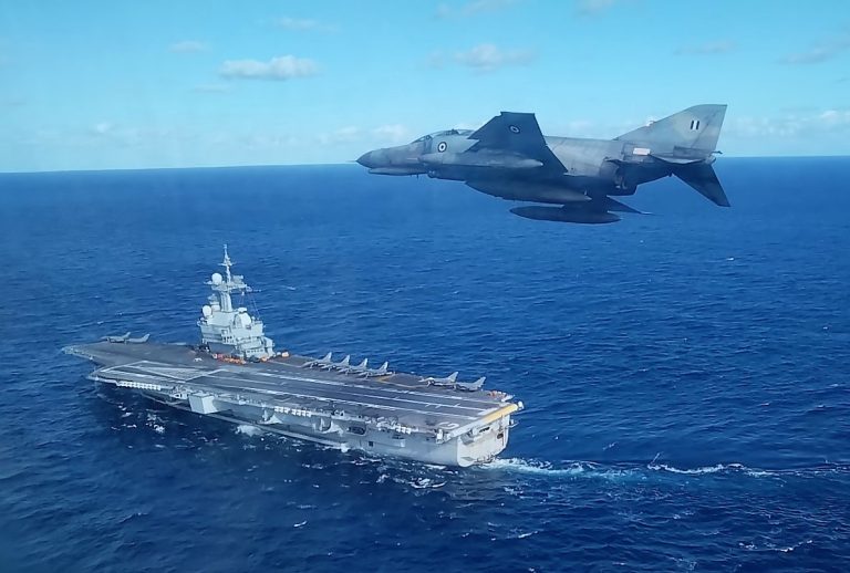 ΓΕΕΘΑ: Συνεκπαίδευση των Ενόπλων Δυνάμεων με Μονάδες του Γαλλικού Αεροπλανοφόρου Charles de Gaulle