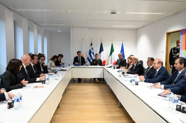 Τετραμερής Ελλάδας – Κύπρου – Γαλλίας – Ιταλίας: Μήνυμα των ΥΠΑΜ για σεβασμό στο διεθνές δίκαιο