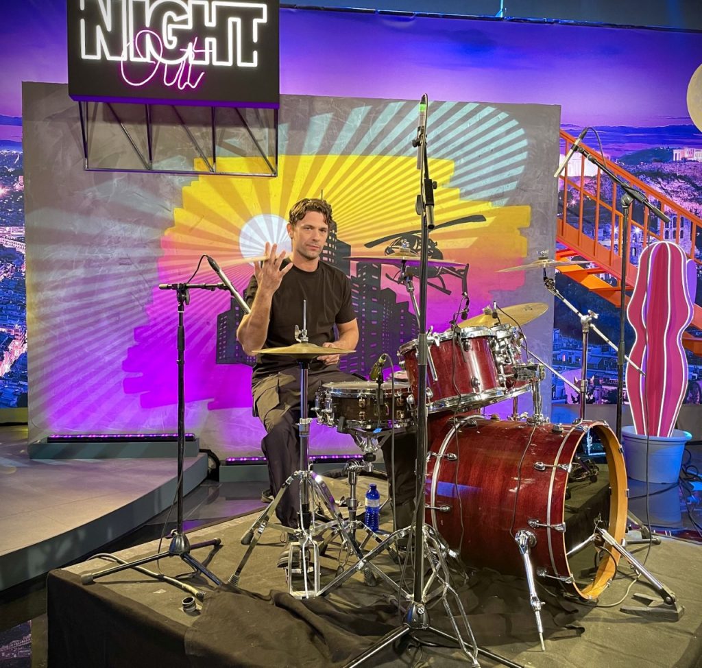 «Night Out» με τον Θεοχάρη Ιωαννίδη Τετάρτη και Πέμπτη στο MEGA