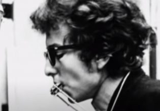 Το πρώτο βιβλίο του Μπομπ Ντίλαν, από τότε που κέρδισε το Νόμπελ, θαμπώνει και μπερδεύει