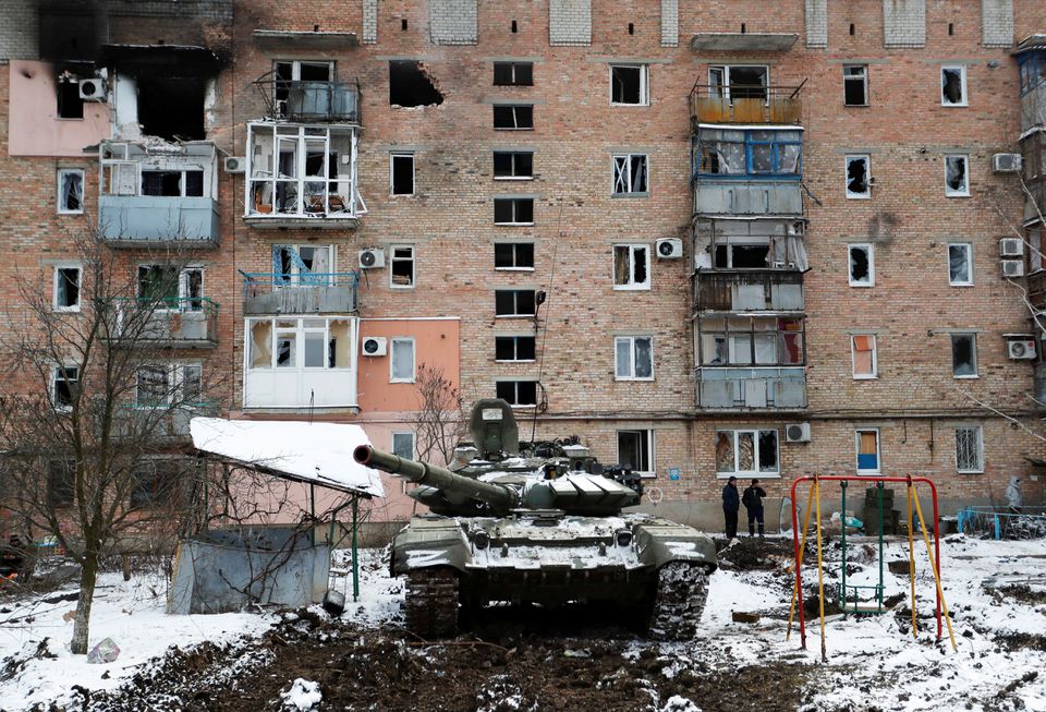 Ουκρανία: Σφοδρές μάχες σε πόλεις του Ντονμπάς – Συνεχίζονται τα ρωσικά πλήγματα σε υποδομές