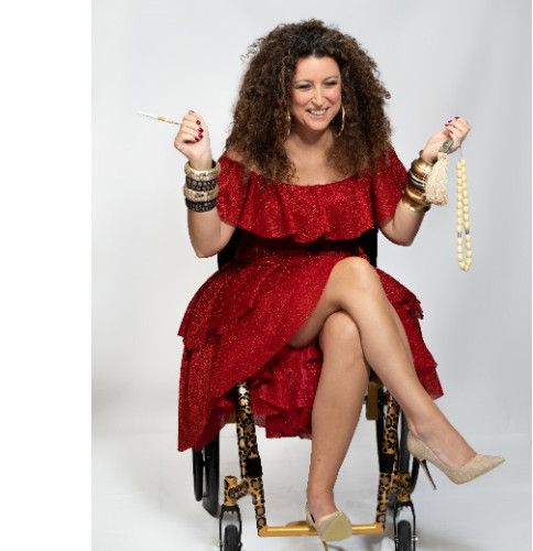 Κατερίνα Βρανά: «Ντερμπεντέρισσα», η νέα solo παράσταση της στο Θέατρο Αργώ