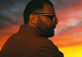 Ηλίας Βρεττός: «Σε Κάποιο Μήνυμα» – Ακούστε το νέο του τραγούδι