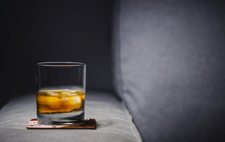 Αλκοόλ: Δραματική αύξηση των θανάτων στις ΗΠΑ τον πρώτο χρόνο της πανδημίας