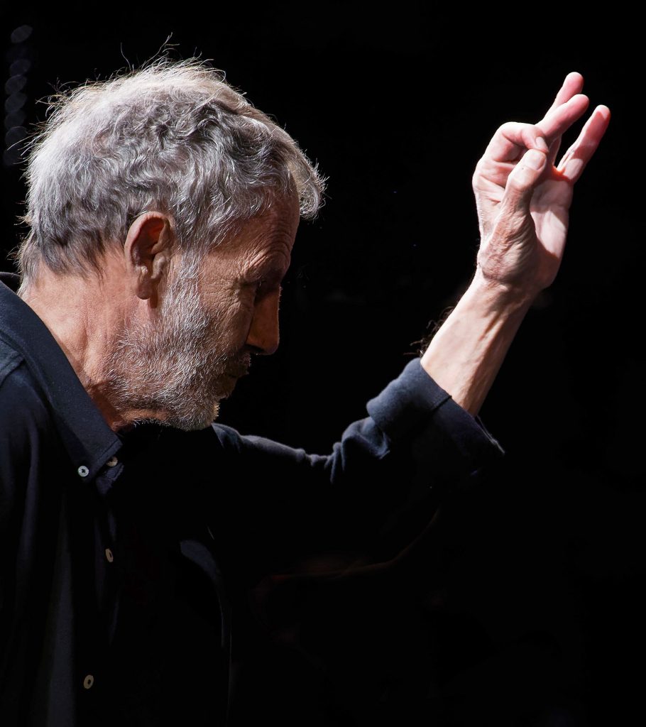 Ο Σταύρος Ξαρχάκος τιμά τον Νίκο Ξυλούρη: Λίγα διαθέσιμα εισιτήρια για τη συναυλία στο Christmas Theater