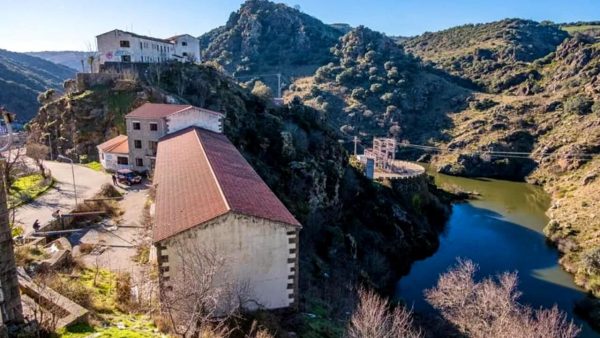 Έχετε 260.000 ευρώ; Μπορείτε να αγοράσετε ολόκληρο χωριό στην Ισπανία