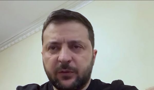 Ζελένσκι: Η Ρωσία προσπαθεί να χρησιμοποιήσει το κρύο εναντίον μας – Θα συνεχίσει τα πλήγματα