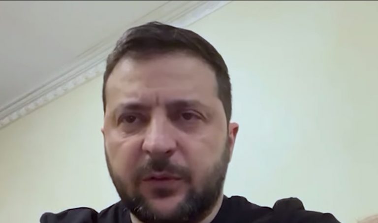 Ζελένσκι: Η Ρωσία προσπαθεί να χρησιμοποιήσει το κρύο εναντίον μας – Θα συνεχίσει τα πλήγματα