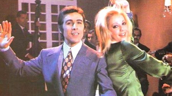 Πώς τέλειωσε ο θρυλικός έρωτας της Ζωής Λάσκαρη και του Τόλη Βοσκόπουλου