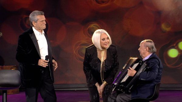 Γιώργος Μαργαρίτης: Αυθεντικό λαϊκό κέφι με τραγούδια που μίλησαν στην καρδιά μας στο «Σπίτι με το MEGA»