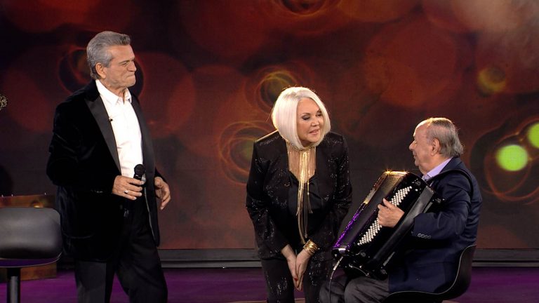 Γιώργος Μαργαρίτης: Αυθεντικό λαϊκό κέφι με τραγούδια που μίλησαν στην καρδιά μας στο «Σπίτι με το MEGA»