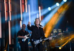 Μεγάλες επιτυχίες του Κώστα Τουρνά με την φωνή της Πέγκυς Ζήνα