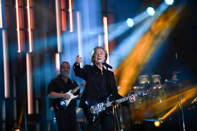 Μεγάλες επιτυχίες του Κώστα Τουρνά με την φωνή της Πέγκυς Ζήνα