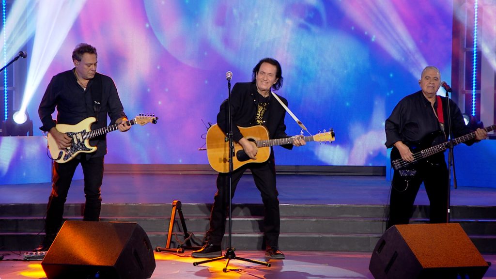 O Πασχάλης και «Το κορίτσι του Μάη» ξεσήκωσαν το κοινό του MEGA