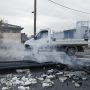 Χαλάνδρι: Συνεχίζεται για άλλη μια μέρα η ένταση – Ρομά έβαλαν φωτιά σε λάστιχα και κάδους