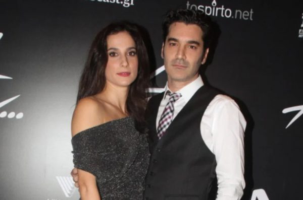 Μαρίνα Καλογήρου: Η μούσα του Παπακαλιάτη ποζάρει ολόγυμνη στην παραλία