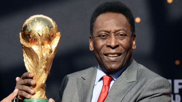 Πελέ: Θρήνος για το «μαύρο διαμάντι» του ποδοσφαίρου – Αθλητές, πολιτικοί και ομάδες λένε «αντίο»